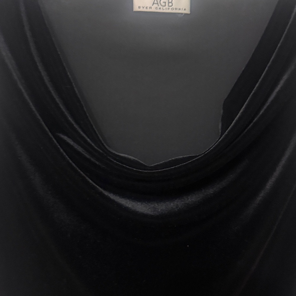 black sleeveless velvet top by AGB Byer California - Picture 5 of 8